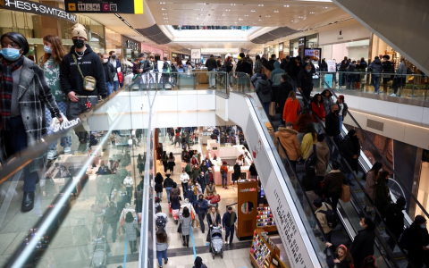 澳洲疫情再次爆发，日增4000+例。临近圣诞，病例还会飙升。