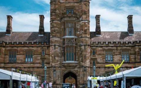 Monash等15所大学表示几乎所有课程都将面授！Oweek太嗨啦，你参加了吗！